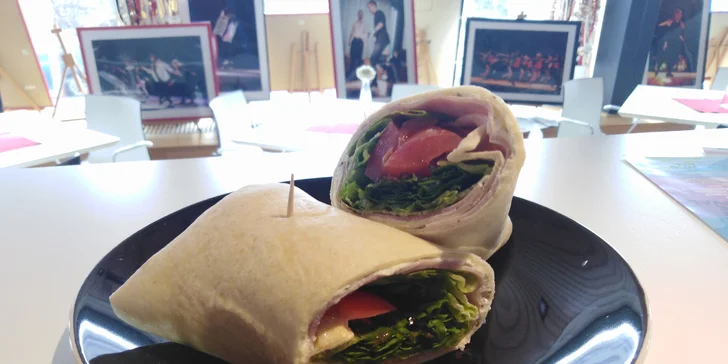 Lehká a rychlá svačinka: miniwrap a nealko nápoj dle výběru