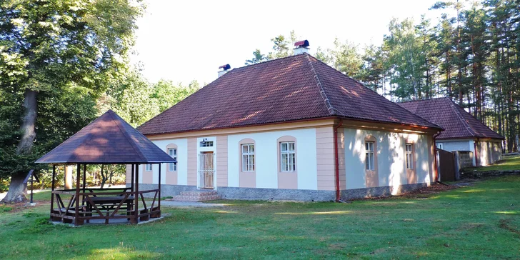 Postavme výtah seniorům: káva na měsíc, dračí loď, prohlídka zámku i pobyt