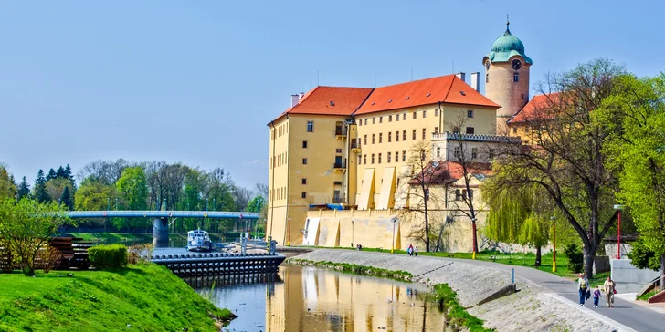 Pohodový pobyt v srdci lázeňského města Poděbrady s polopenzí a vínem