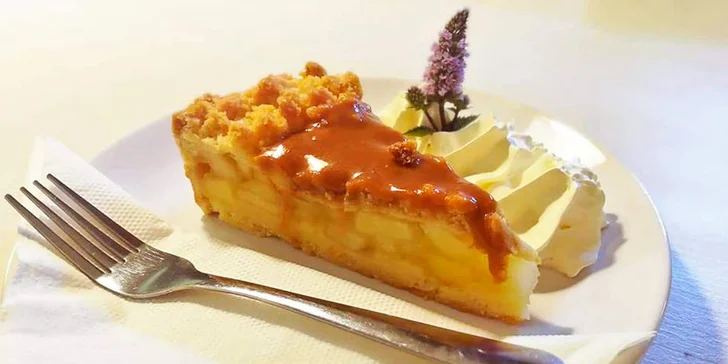Oslaďte si život: káva a dezert v Atrium Café podle výběru pro 1 i 2 osoby