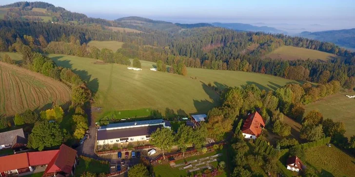 Jarní pobyt na Šumavě: areál s bazénem, polopenze, bowling, minigolf i sauna