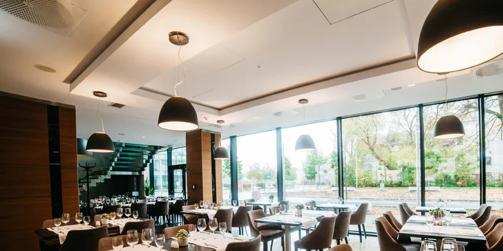 Vychutnat si zde můžete také večeře v podobě tříchodového menu, které zahrnuje polévku, hlavní jídlo a dezert.
