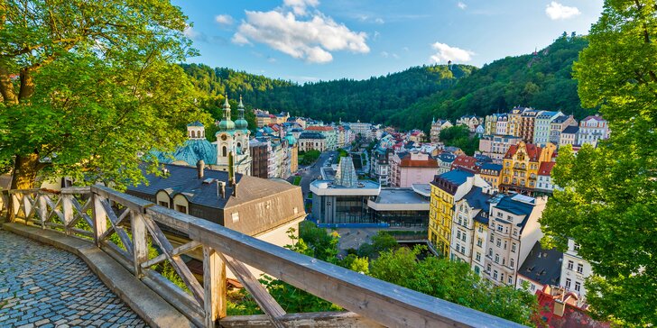 Karlovy Vary pro dva: elegantní 3* hotel se snídaní a vstupem do Alžbětiných lázní