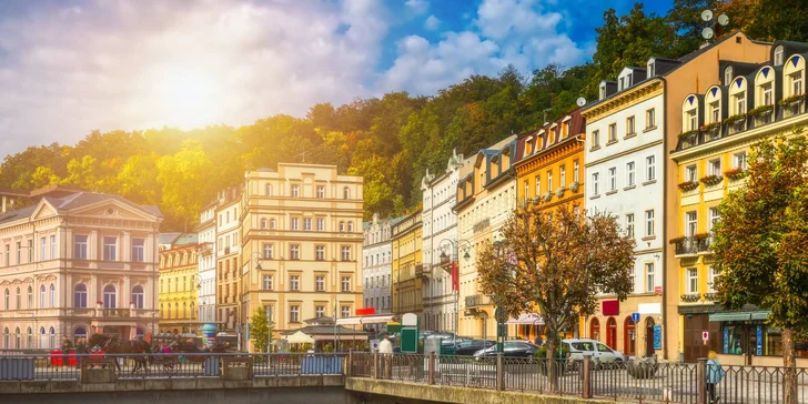 Relax ve 4* hotelu v Karlových Varech s polopenzí, procedurami i whirlpoolem