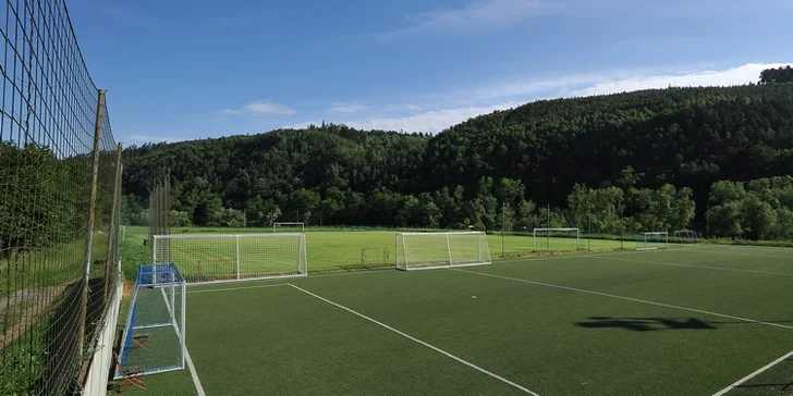 Multifunkční hřiště s umělým povrchem