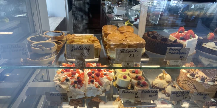 Větrníky, pavlova, tartaletky, dortíky všeho druhu... Co láká právě vás?
