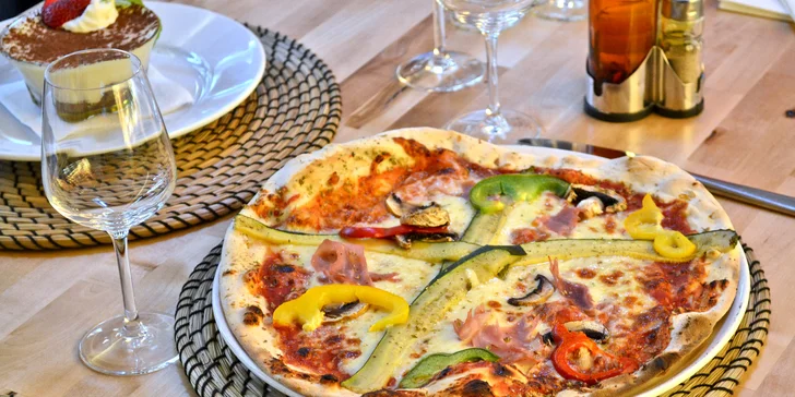1–2 pizzy dle výběru, domácí limonáda i dezert v restauraci ve Vršovicích