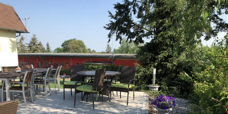 Burger a hranolky nebo 32cm pizza podle výběru pro jednoho i dva
