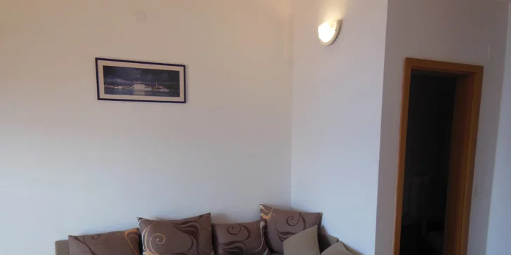 Do Chorvatska s rodinou či přáteli: 7 nocí u Omiše v apartmánu či studiu