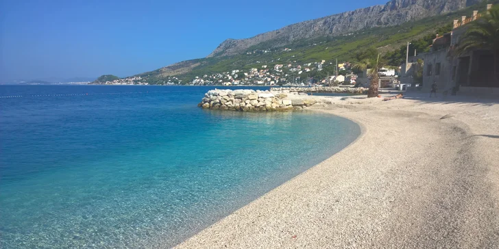 Do Chorvatska s rodinou či přáteli: 7 nocí u Omiše v apartmánu či studiu