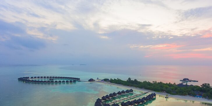 6–12 nocí na božských Maledivách v 4*+ resortu, 2 bazény, wellness centrum, česky hovořící delegát na telefonu