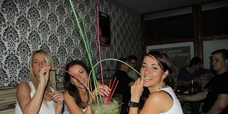 59 Kč za 3× Vodka Amundsen + 3× 2dc juice nebo 3x Rum Božkov +2dc Coca Coly