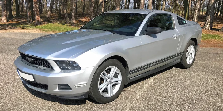 Adrenalin za volantem: půjčte si Ford Mustang na den nebo víkend