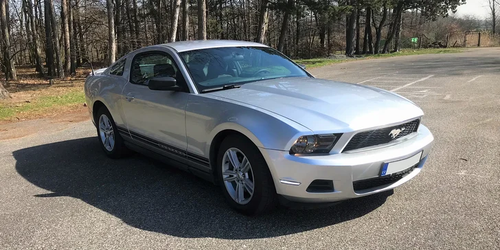 Adrenalin za volantem: půjčte si Ford Mustang na den nebo víkend