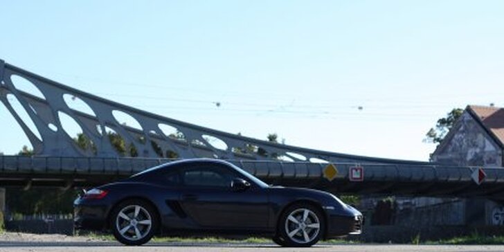 499 Kč za půlhodinovou jízdu se sporťákem Porsche Cayman! Luxusní svezení v autě snů se slevou 74 %.