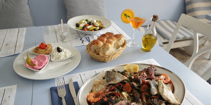 Řecké rybí speciality pro 2 osoby: mořský vlk, pražma, chobotnice i kaviár