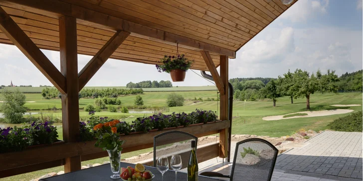 Odpočinek v přírodě Plzeňska pro dva: polopenze, wellness i láhev vína