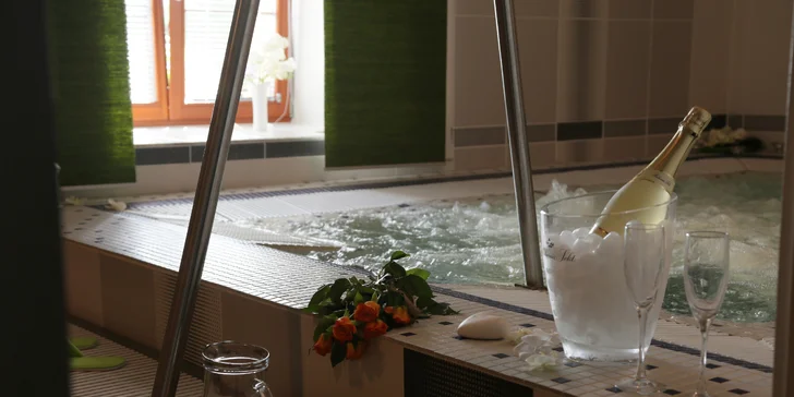 Odpočinek v přírodě Plzeňska pro dva: polopenze, wellness i láhev vína