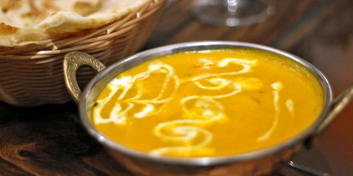 Indická hostina pro pár: 3chodové menu podle vašeho výběru a lahev vína