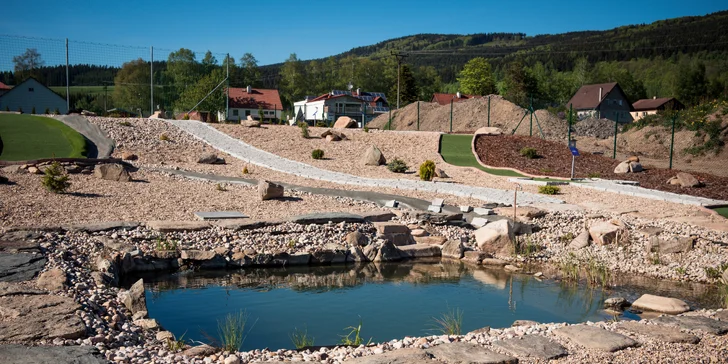 Parádní zábava třeba pro celou rodinu: adventure golf v Orlických horách
