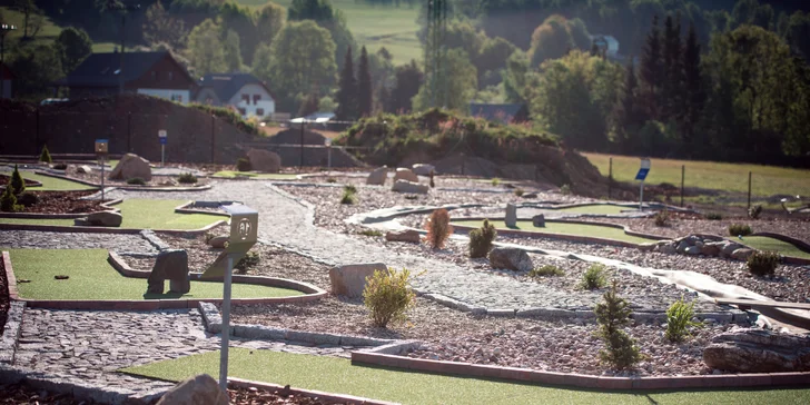 Parádní zábava třeba pro celou rodinu: adventure golf v Orlických horách