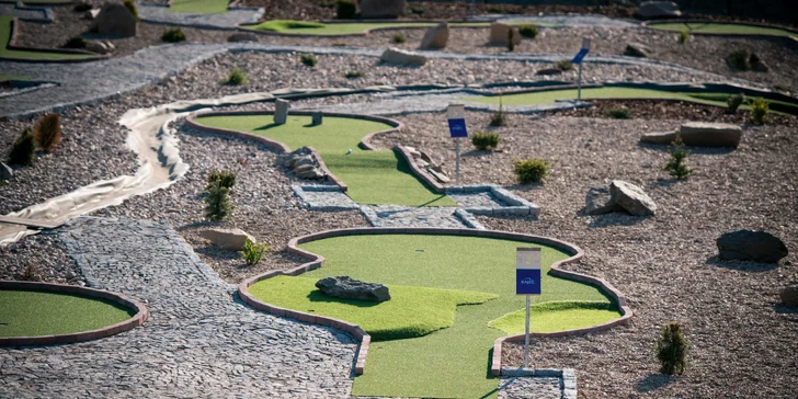 Parádní zábava třeba pro celou rodinu: adventure golf v Orlických horách