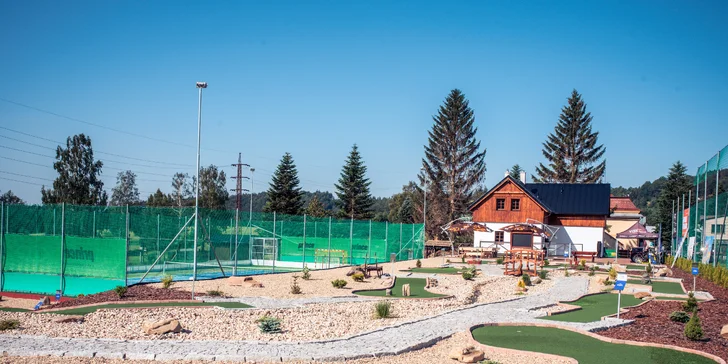 Parádní zábava třeba pro celou rodinu: adventure golf v Orlických horách