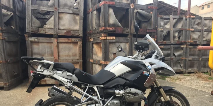 Zapůjčení motorky s plnou nádrží benzínu: 8 i 24 hodin nebo celý víkend