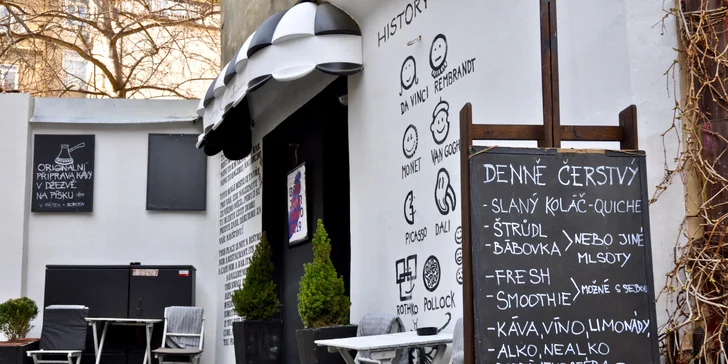 Krásné posezení v malé Francii: káva, quiche, dezert i francouzské víno