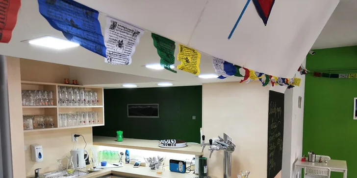 Indické kuřecí i vege pochoutky pro 2 osoby: předkrm, hlavní jídlo s přílohou i dezert