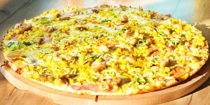 Chacharova pizza podle výběru z 26 druhů: 1–4 pizzy o průměru 32 cm