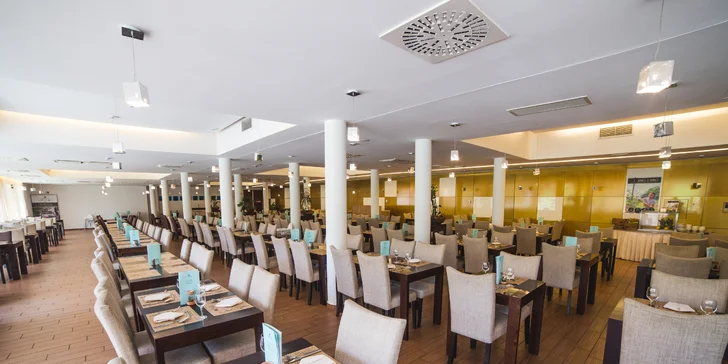 S rodinou do Chorvatska: 4* hotel s polopenzí, termální bazény a 2 děti zdarma