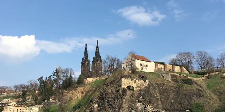 Plavba po Vltavě: zapůjčení člunu nebo lodě až pro 6 osob na 1 či 3 hod.
