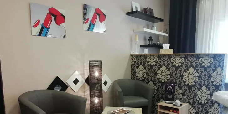 Kompletní profesionální mokrá pedikúra pro krásné a hebké nohy