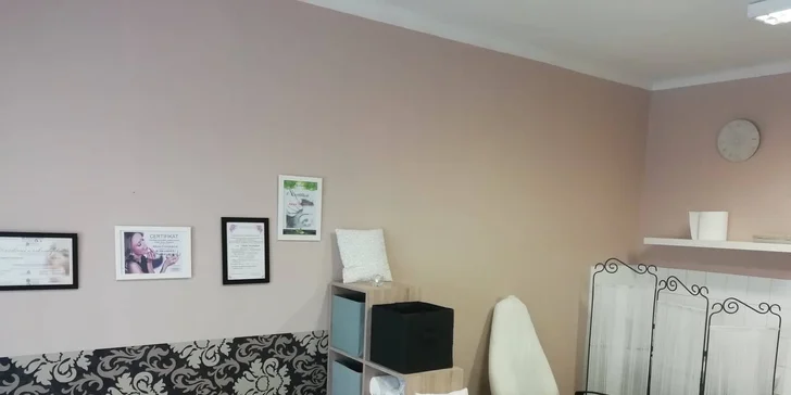 Kompletní profesionální mokrá pedikúra pro krásné a hebké nohy
