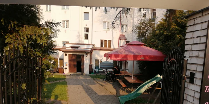 Uzbecké menu pro dva: vege polévka, kuřecí nebo vepřový šašlik a příloha