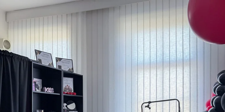 Zvolit můžete také laminaci řas či obočí nebo depilaci. 