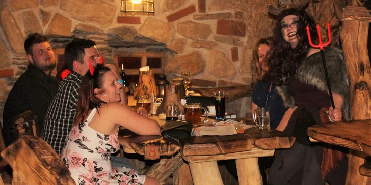 Vstupenka na pekelný candrbál: živá hudba, tombola, špekáčky i karaoke