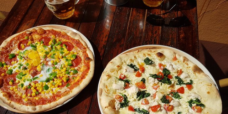 Dvě pizzy podle výběru o průměru 32 cm na Karlově náměstí