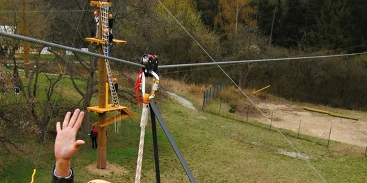 Zažijte pořádné dobrodružství: 300 m dlouhá lanová dráha a 12m houpačka