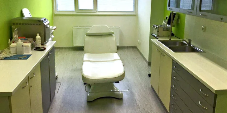 Okouzlující pohled: redukce nadbytečné kůže z horních či dolních víček