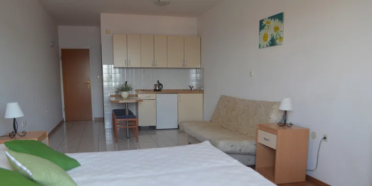 Kouzelné Igrane: apartmány s balkonem jen 100 m od pláže a centra