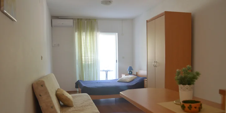 Kouzelné Igrane: apartmány s balkonem jen 100 m od pláže a centra