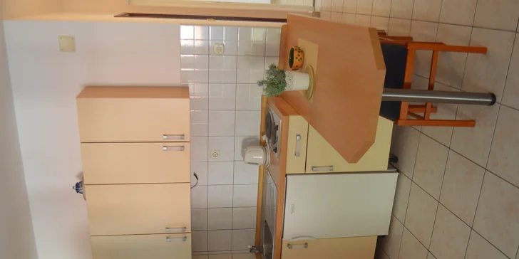 Kouzelné Igrane: apartmány s balkonem jen 100 m od pláže a centra