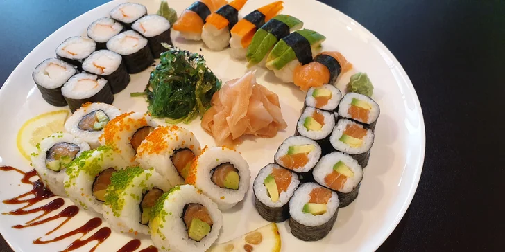 Jde se na sushi: sety s 30 až 66 ks s lososem, avokádem, úhořem i krevetami