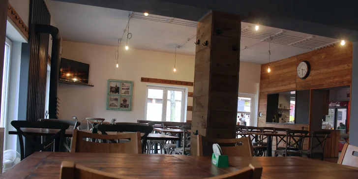 Otevřený voucher v hodnotě 300 nebo 500 Kč na cokoli z menu