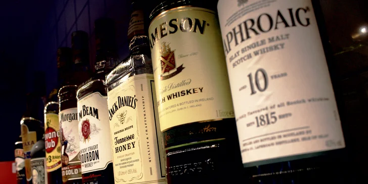 Konfitované kachní stehno s dušeným zelím a pivo nebo víno pro 2 osoby
