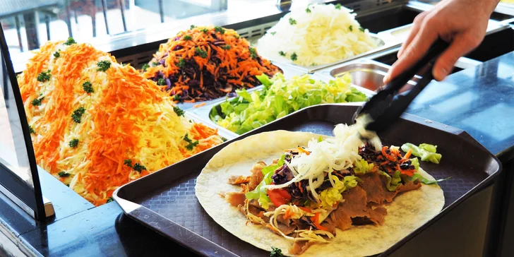 Rychlá svačina: malý, velký nebo XXL kebab či pizza dle výběru s sebou