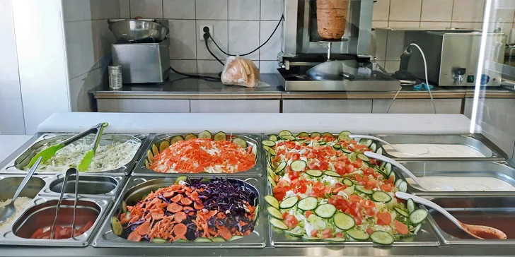 Parádní sváča: kebab či falafel v tortille, chlebu i s hranolky a nápoj dle výběru