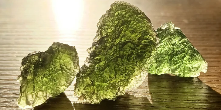 Muzeum vltavínů v Českém Krumlově pořádá pro své návštěvníky zážitkové těžby.